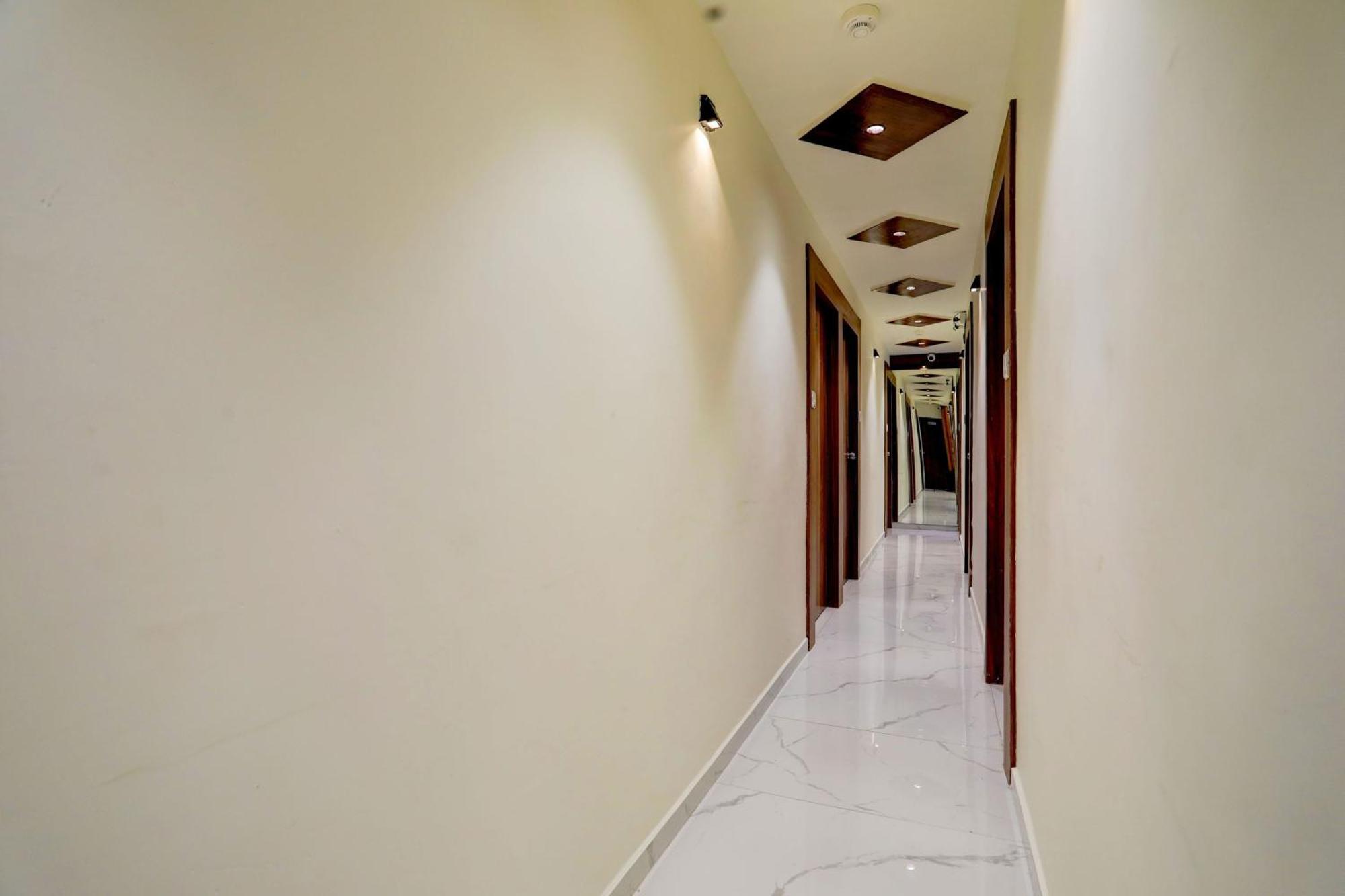 Hotel O Sun Light 아흐메다바드 외부 사진