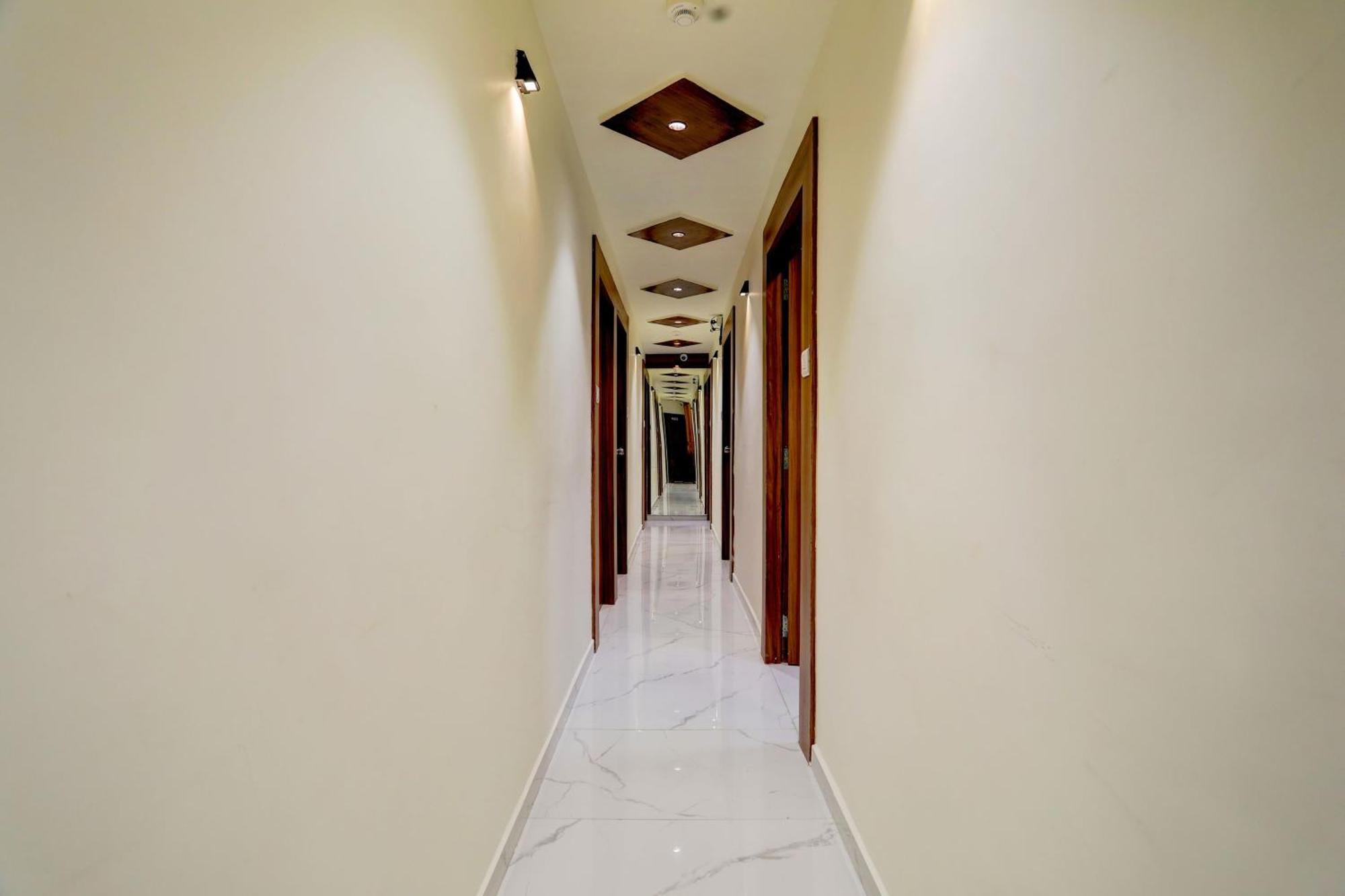 Hotel O Sun Light 아흐메다바드 외부 사진