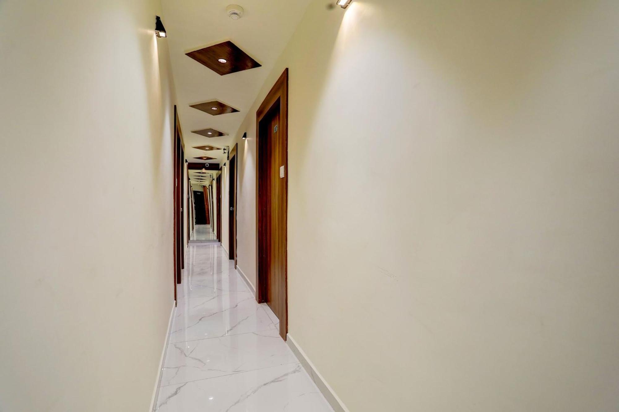 Hotel O Sun Light 아흐메다바드 외부 사진